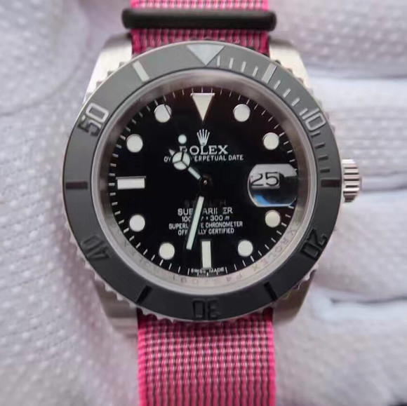 劳力士游艇名仕型号：268655-Oysterflex bracelet机械男士手表。
